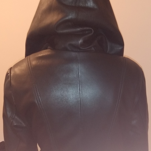 Leather jacket - Picture 4 of 6